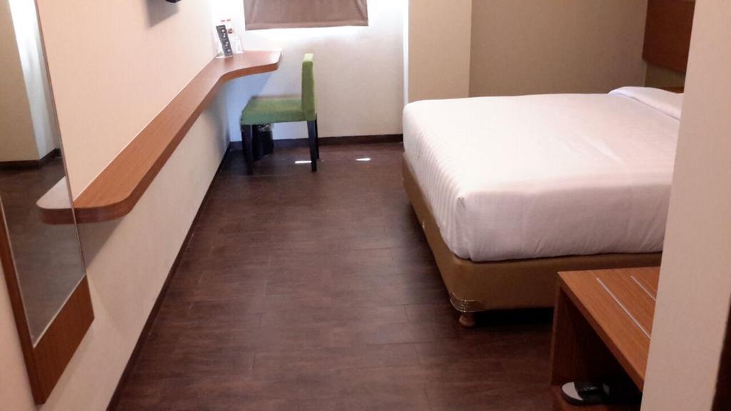 Biz Hotel City Center 安汶 外观 照片