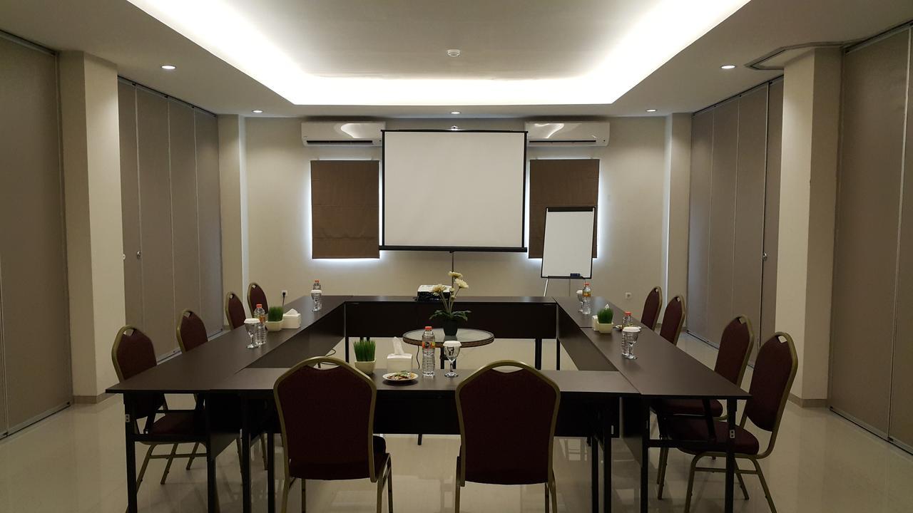 Biz Hotel City Center 安汶 外观 照片