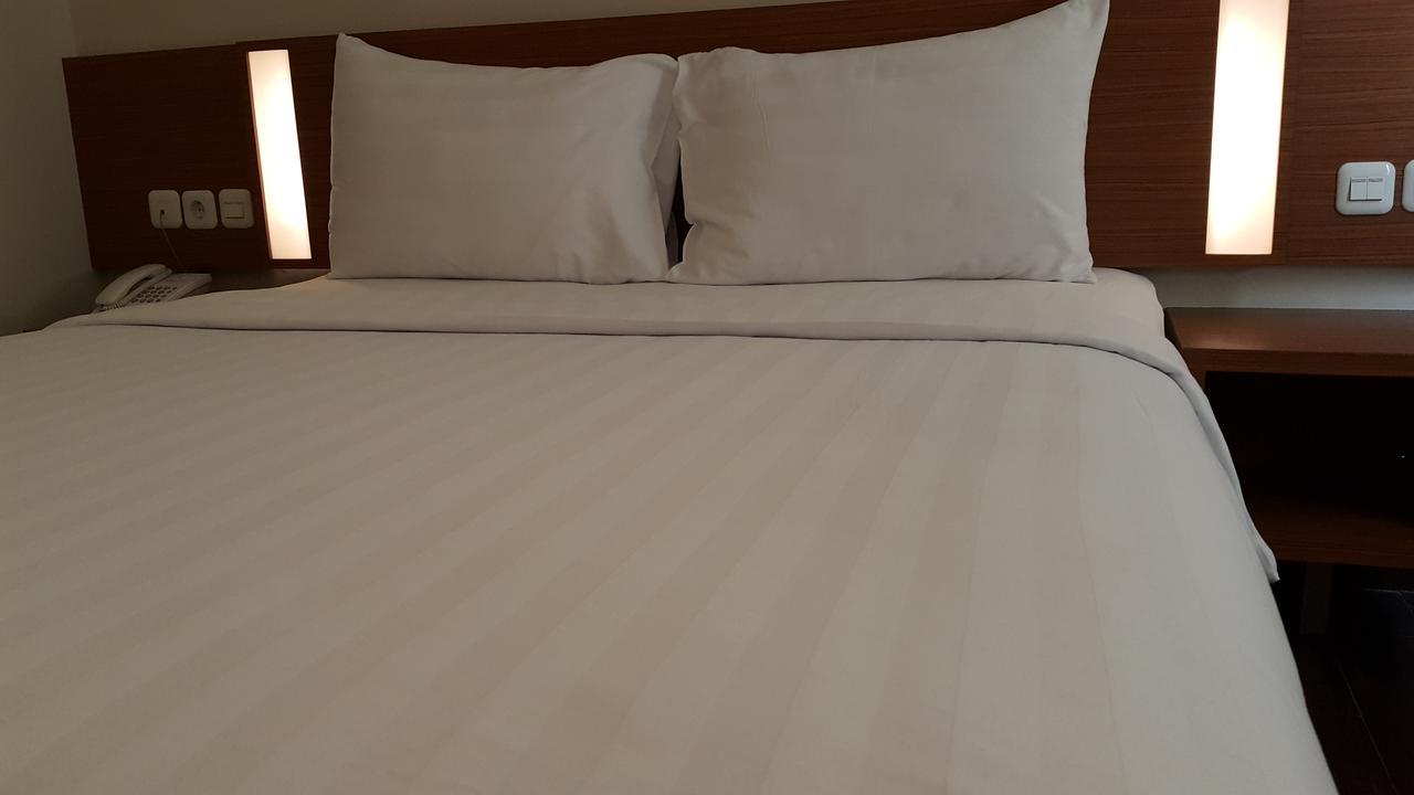 Biz Hotel City Center 安汶 外观 照片