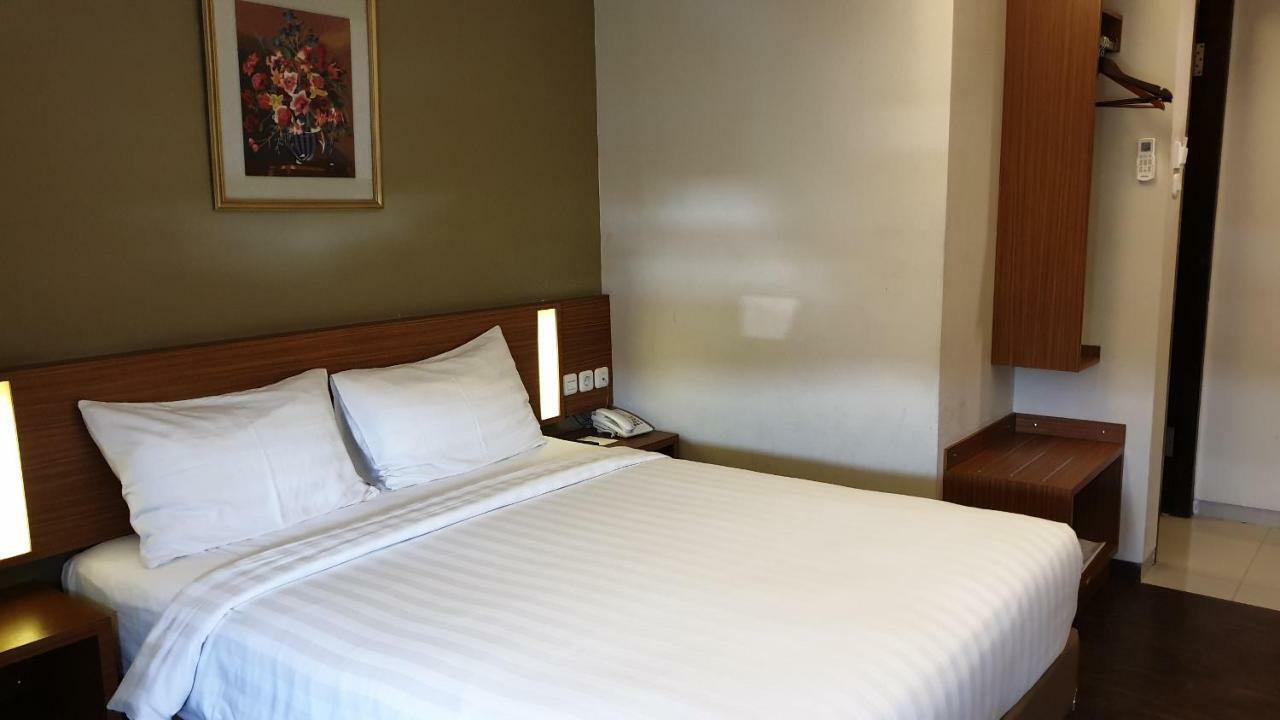 Biz Hotel City Center 安汶 外观 照片