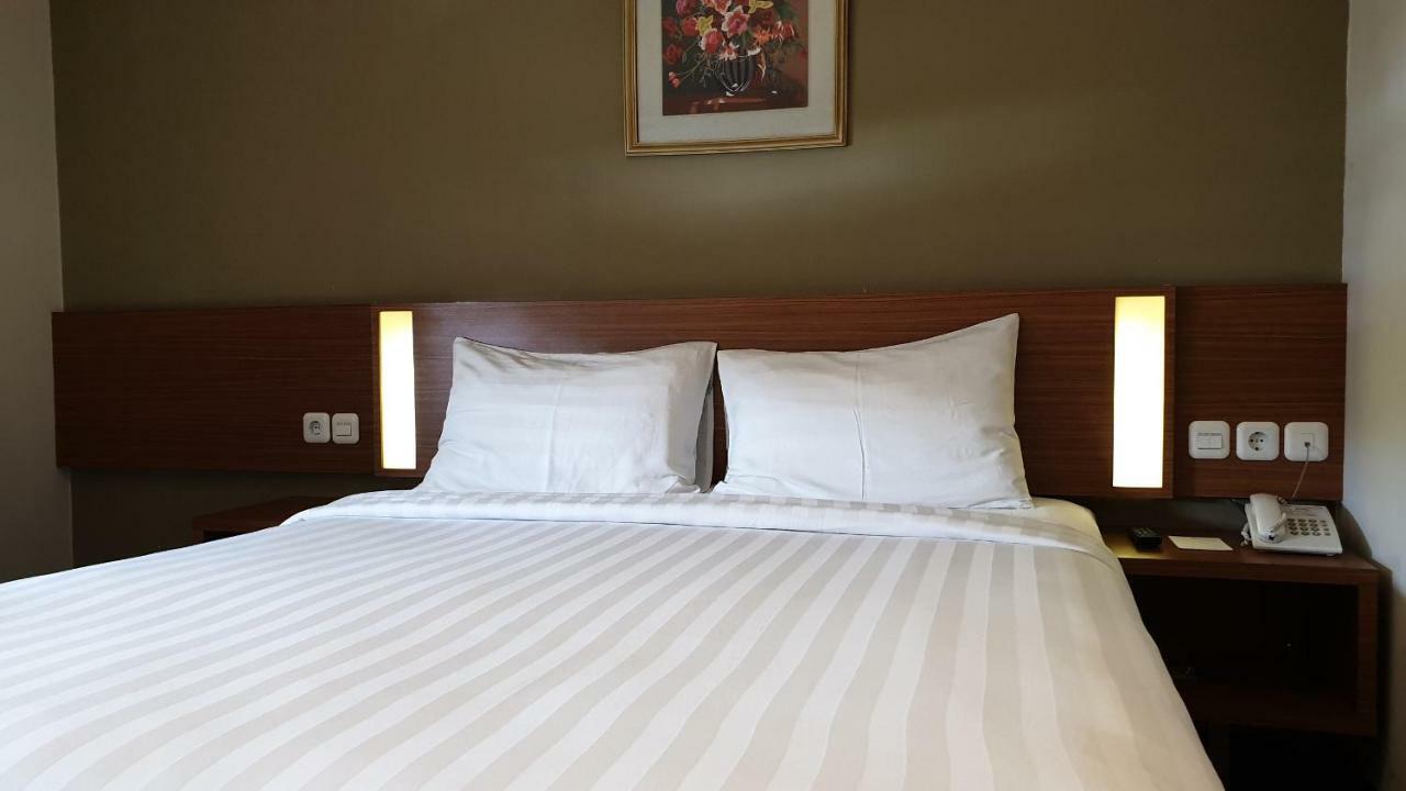Biz Hotel City Center 安汶 外观 照片