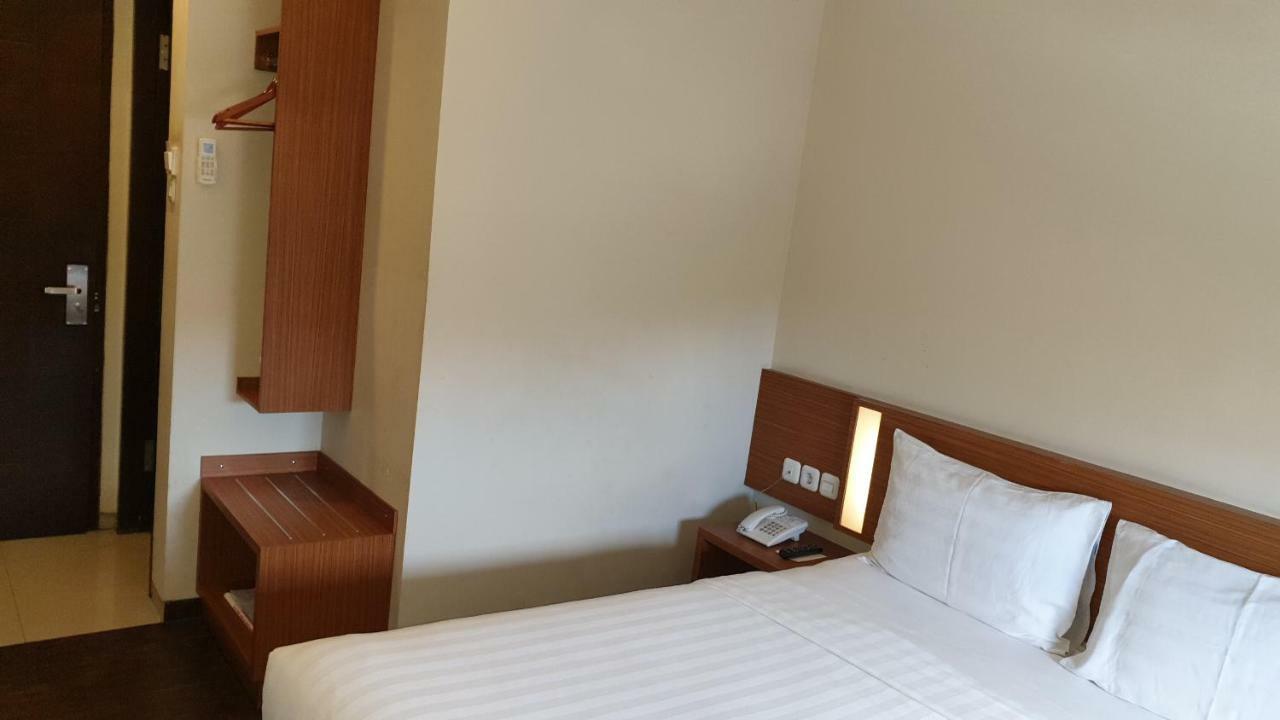Biz Hotel City Center 安汶 外观 照片