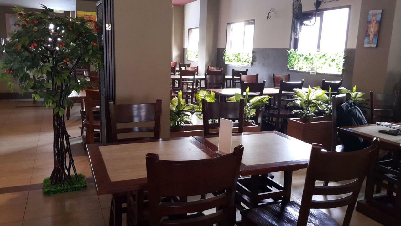 Biz Hotel City Center 安汶 外观 照片