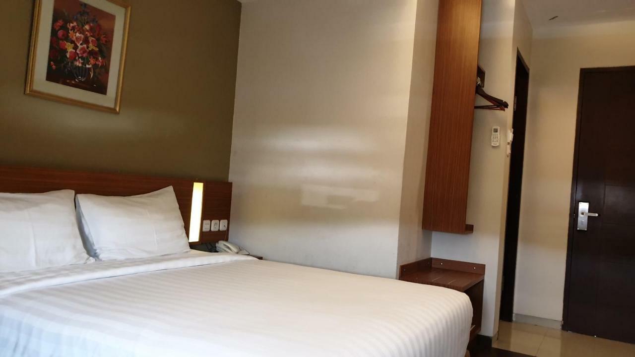 Biz Hotel City Center 安汶 外观 照片