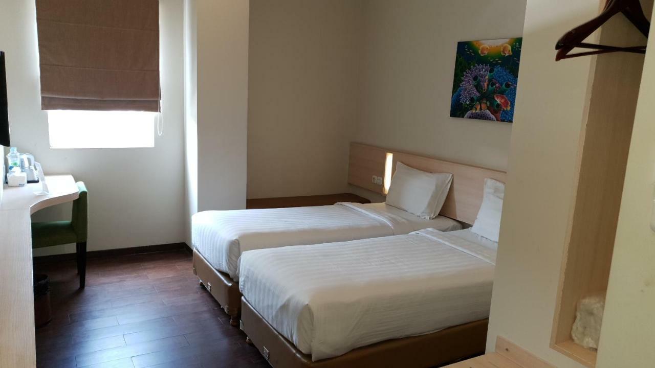 Biz Hotel City Center 安汶 外观 照片